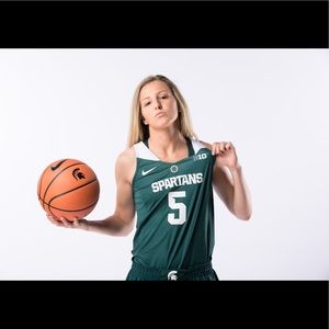 Meet your Posher, Claire